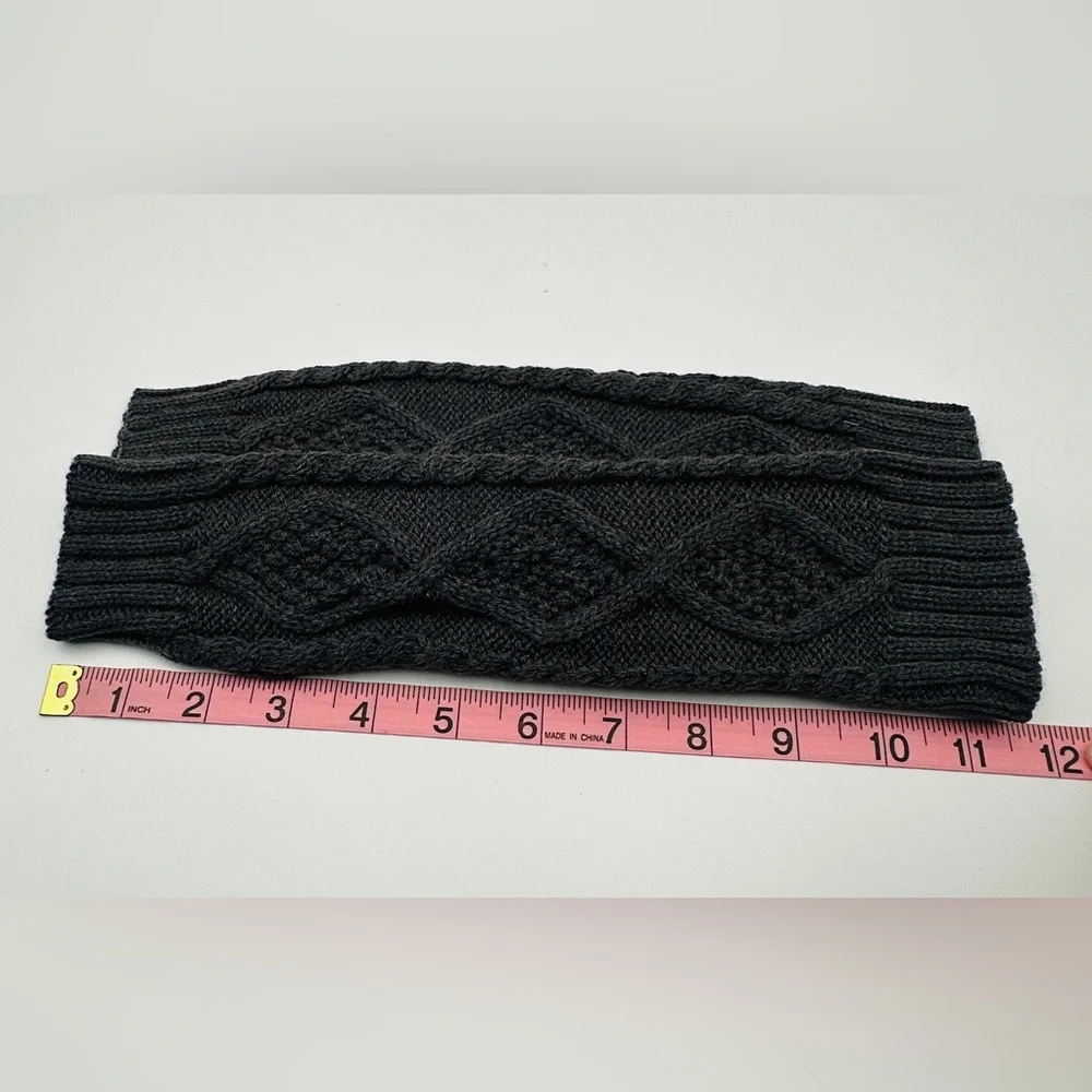 Women’s 2 Pairs Of Acrylic Knit Fingerless Gloves Arm Warmers Dark Gray & Brown